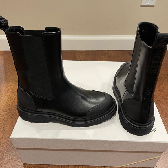 Moncler Chelsea black leather  boot size 6 NEW - Picture 4 of 6